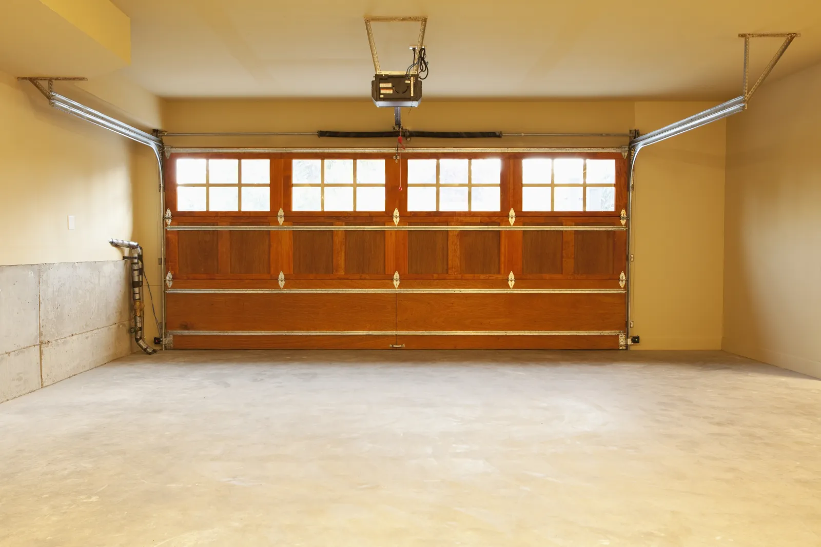 Epoxy garage floor service resource for Phoenix, Arizona homeowners.