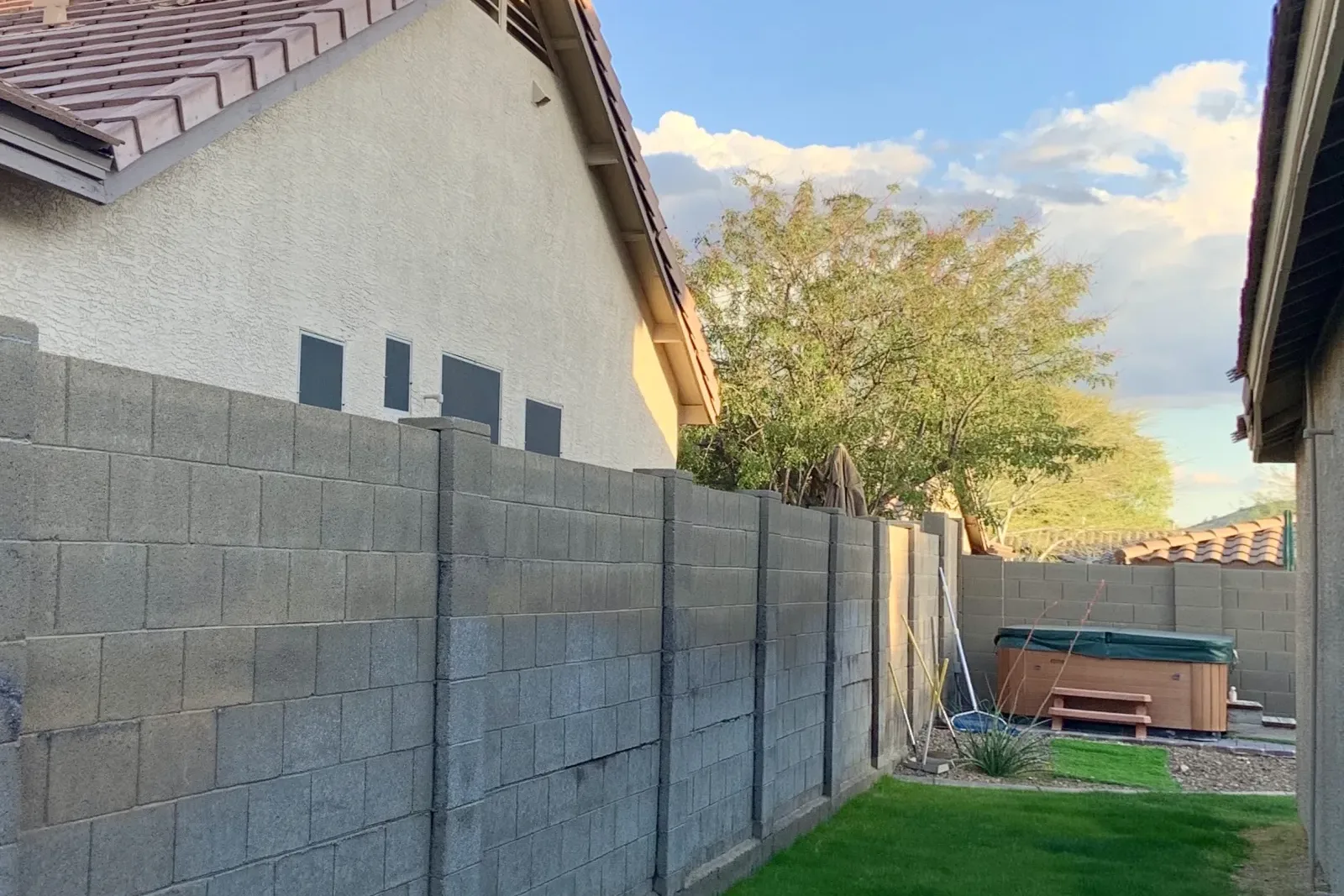 Fence company service resource for Phoenix, Arizona homeowners.