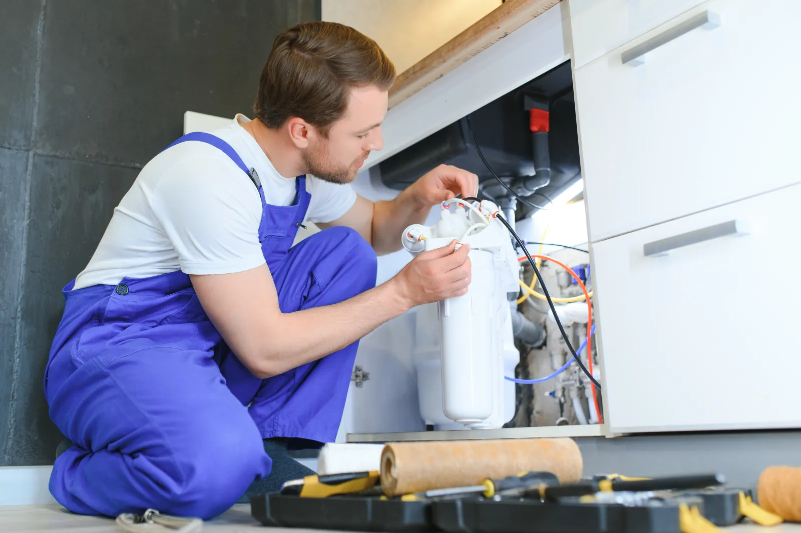 Water softener repair service resource for Phoenix, Arizona homeowners.