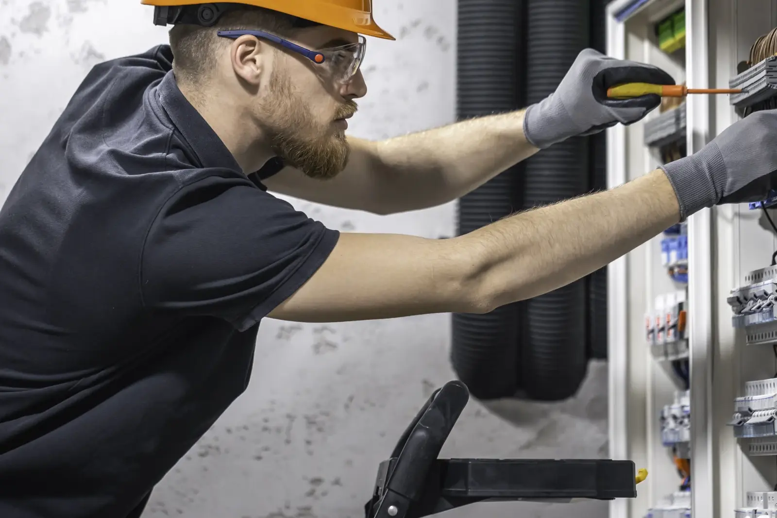 Electrical panel replacement resource for Phoenix, Arizona homeowners.