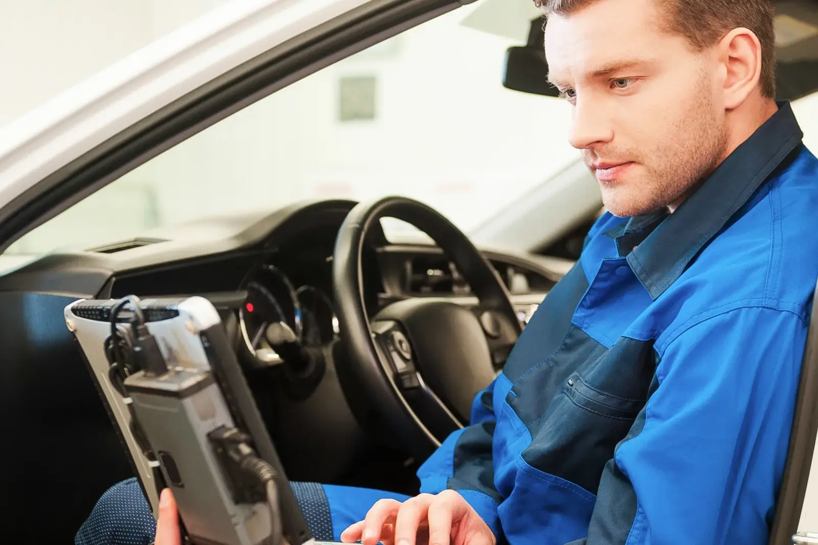 Key fob programming resource for Phoenix, Arizona vehicle owners.