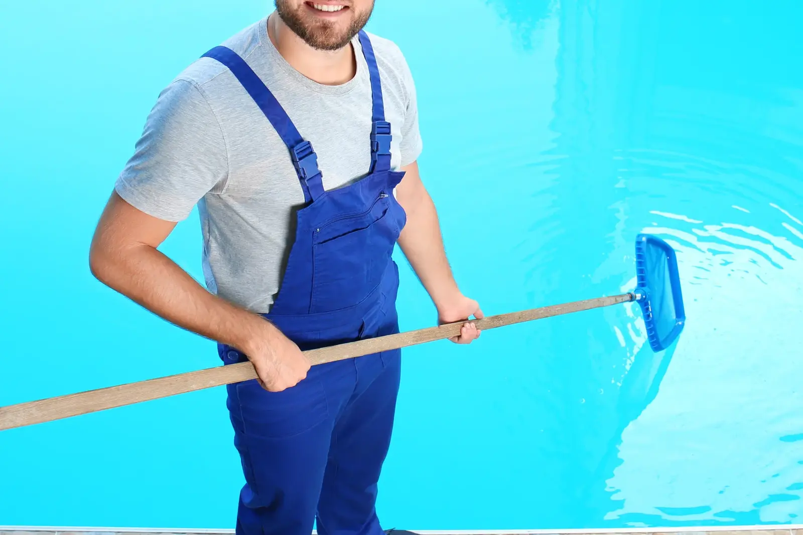 Pool tile cleaning resource for Phoenix, Arizona homeowners.