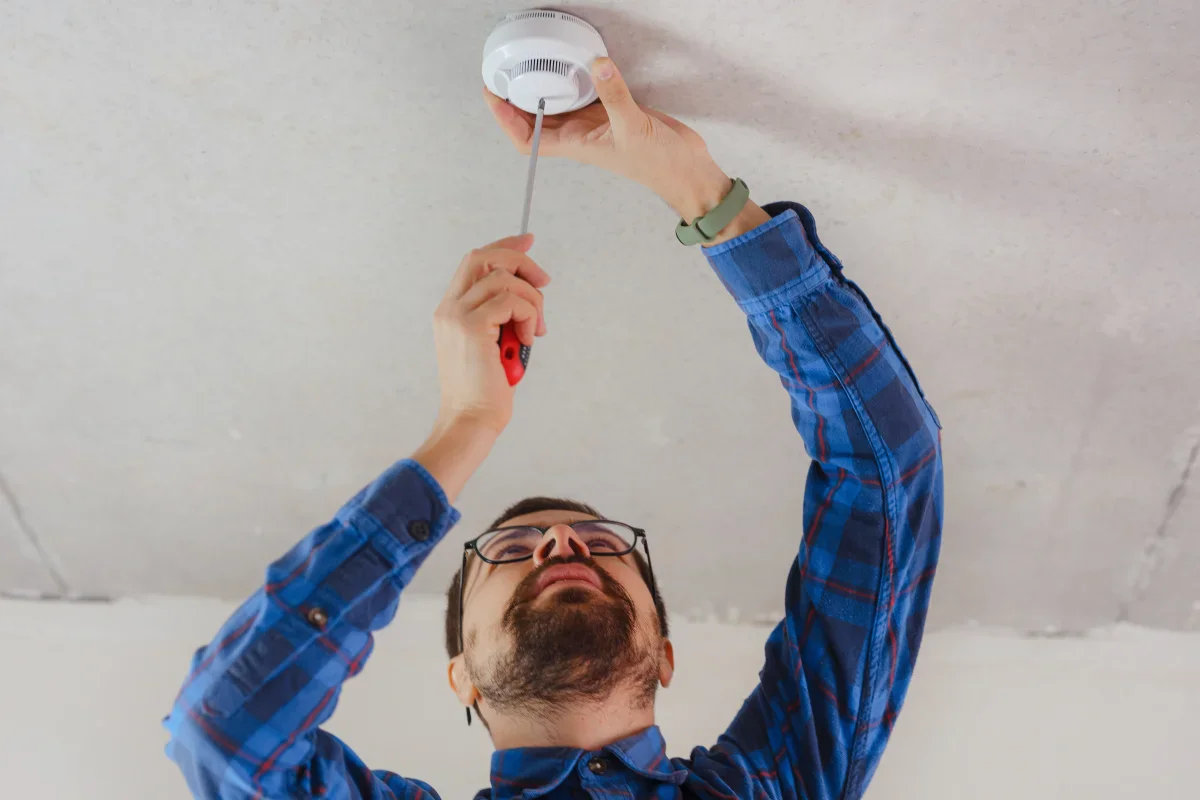 Smoke detector installation resource for Phoenix homeowners.