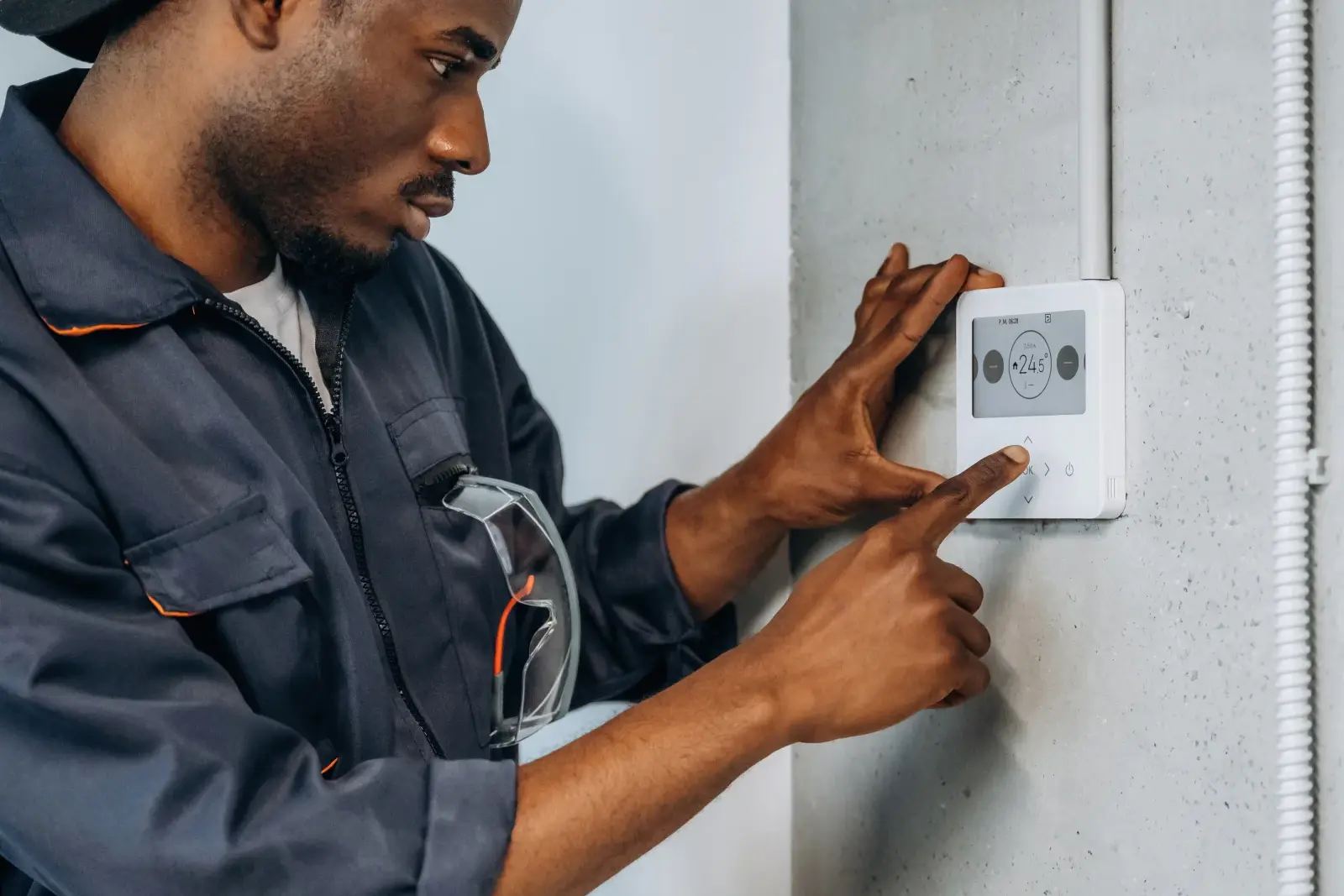 Thermostat repair resource for Phoenix, Arizona homeowners.